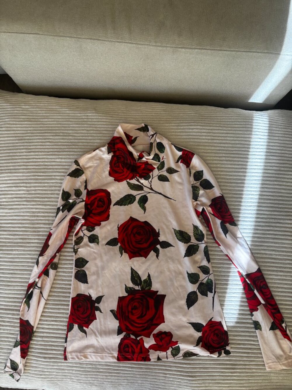 🌹 Rose Print Mesh Turtleneck Top
